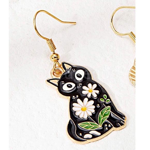 Cat Kitty Flower Shape Gold Tone Dangle Drop Earrings Black - Picture 4 of 5
